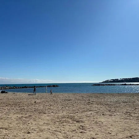 דירה 6-bed Apt,3 Bedrooms, 7 Min From Beach,5 Min Train *