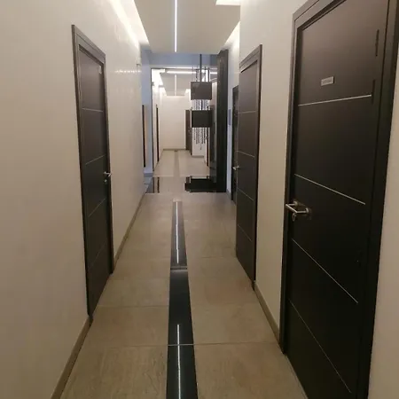 6-bed Apt,3 Bedrooms, 7 Min From Beach,5 Min Train * אנטיב