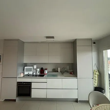 דירה 6-bed Apt,3 Bedrooms, 7 Min From Beach,5 Min Train *