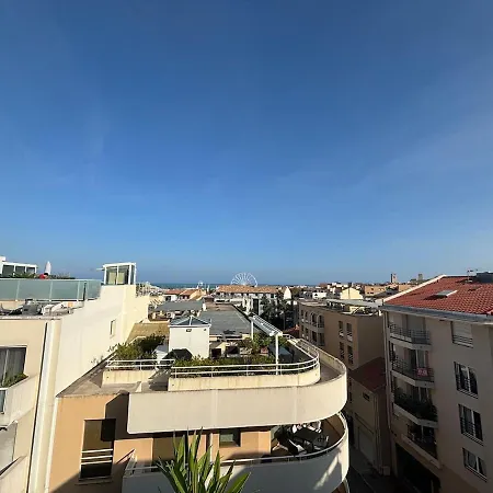 6-bed Apt,3 Bedrooms, 7 Min From Beach,5 Min Train אנטיב
